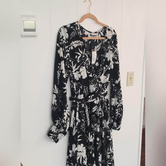 Meghan Los Angeles Floral Dress - Picture 3 of 10